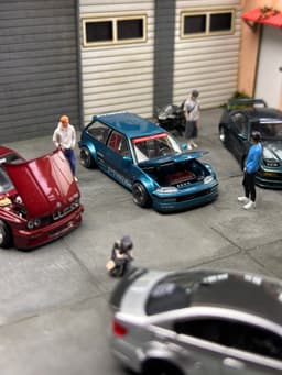 1:18 scale off-road suv